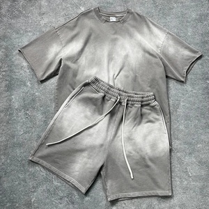 Conjunto de 2 piezas de verano para hombre OEM, estilo urbano, con logo personalizado, de algodón, lavado ácido, estampado vintage, efecto desgastado por el sol, camiseta y pantalones cortos. - Product Image 5