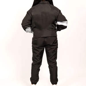 Nuevo Conjunto de Chándal de Nylon de Alta Calidad con Paneles en Contraste, Diseño OEM Personalizado, 2 Piezas, Chaqueta Cortavientos para Mujer con OEM - Product Image 2