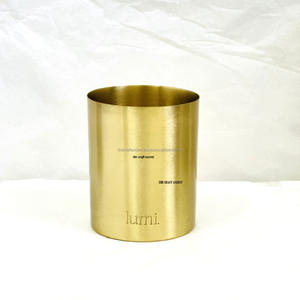 Pot de bougie en laiton personnalisé en gros de haute qualité avec fini brossé pour la décoration intérieure pot de bougie rond en métal fait à la main et support - Product Image 1