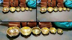 ชามโลหะขัดเงาแบบดั้งเดิมสำหรับใส่ดอกไม้ประดับตกแต่งงานดิวาลี งานฝีมือทำมือสำหรับตกแต่งบ้าน ขนาดกลม 12 นิ้ว - Product Image 5