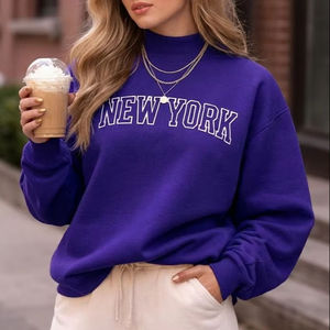 Sudadera Roja Oversize Personalizada para Mujer con Letras de Varsity de Nueva York, Cuello Mock y Hombros Caídos, de Felpa Pesada - Product Image 4