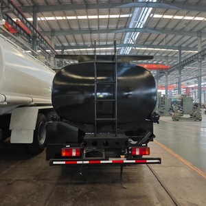 Camion-citerne <span class=keywords><strong>mobile</strong></span> HOWO 5m³ 8m³ 10m³ pour le transport d'essence et de diesel, LHD RHD - Product Image 6