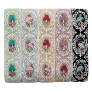 Bordure en dentelle multicolore à motifs complexes avec broderie raffinée pour applications de mode et textiles - Product Image 1
