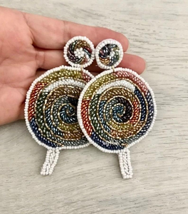 ต่างหูปักลูกปัดแบบห้อย - เครื่องประดับสไตล์โบฮีเมียน, เอธนิค และวันวาเลนไทน์สำหรับผู้หญิง งานปักมือโดย MD HANDICRAFTS - Product Image 3