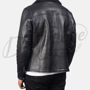 Blouson de motard en cuir noir premium pour homme avec col en fausse fourrure noire, manteau moto chaud en peau de mouton pour l'hiver, coupe ajustée - Product Image 2