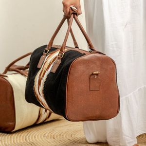 Premium Custom Designer Genuine <b>Leather</b> Gym Duffel <b>Bag</b> Cow Hide <b>Leather</b> High Quality Wholesale Travel Messenger <b>Bags</b> - Product Image 3