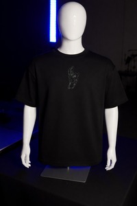 T-shirt noir à manches courtes pour homme, col rond, coupe classique, en jersey de coton 200g, motif brodé, style streetwear - Product Image 4