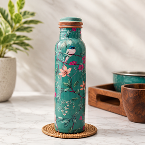 Bouteille d'eau Aqua Flora en cuivre avec imprimé botanique, élégante gourde réutilisable pour la maison, le bureau, les voyages et l'usage quotidien - Product Image 1