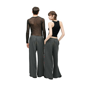 กางเกงแฟลร์ผู้หญิงคุณภาพดี ระบายอากาศได้ดี แฟชั่นใหม่ ขายดี กางเกงสตรีทแวร์ทรงแฟลร์ พิมพ์ลายซิลค์สกรีน สำหรับทุกเพศ - Product Image 3