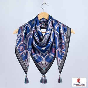 Écharpes carrées pour femmes, légères et douces, accessoires de mode élégants, fabricant OEM ODM, Gran Canaria, tissu personnalisé - Product Image 2