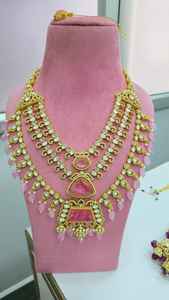 Conjunto de collar nupcial de calidad premium con Maang Tikka, joyería de lujo para bodas, trajes de fiesta, ropa étnica y occidental. - Product Image 4