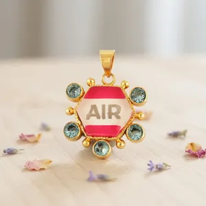 จี้ควอตซ์ดับเบิ้ลแอร์เอลิเมนท์สั่งทำขายส่ง ชุบทอง 18k จี้ดีไซน์เนอร์ประดับพลอยควอตซ์สีฟ้า - Product Image 3