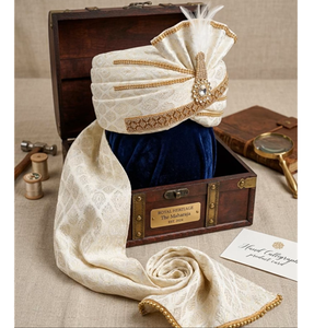 Turban de marié Safa en soie ivoire pré-noué avec plumes Kalgi, brocart perlé doré, Pagri de créateur pour mariage, vente en gros - Product Image 3