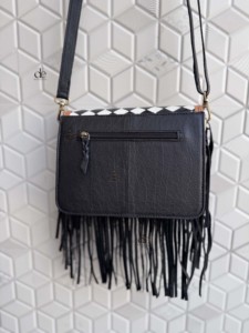 Bolso de mano con flecos para mujer, hecho a mano con cuero tallado, estilo gitano bohemio, patrón a cuadros en blanco y negro, estilo occidental, multiusos. - Product Image 3