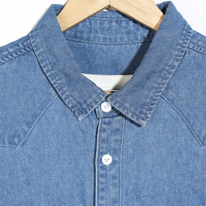 Vente en gros de chemises en jean décontractées pour hommes avec logo personnalisé, chemises en jean souples pour garçons, durables, bleues, respirantes, à manches longues, veste en jean - Product Image 3