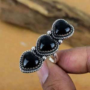Bague en onyx noir naturel en forme de trois cœurs, argent sterling 925, bijou artisanal en pierre précieuse, cadeau pour elle, vente en gros - Product Image 6