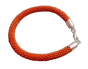 Bracelet fantaisie brodé de perles, style artisanal signature, nouveau modèle. Luxueux et multicolore. Les dernières tendances en matière de montres élégantes. - Product Image 4