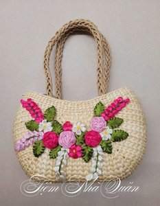 Bolso Triangular Pequeño Hecho a Mano con Jacinto de Agua, Bolso de Playa Tejido Ecológico para Mujer - Product Image 1