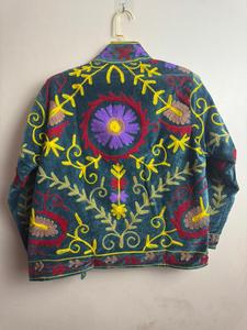 เสื้อแจ็คเก็ตวาร์ซิตี้ทำมือจากผ้าทวีดสำหรับผู้หญิง แห้งเร็ว คอจีน สไตล์โบฮีเมียนเก๋ไก๋ ลายดอกไม้  เสื้อโค้ทฤดูหนาวสไตล์ชาติพันธุ์  เสื้อคลุมสไตล์ดั้งเดิม - Product Image 3