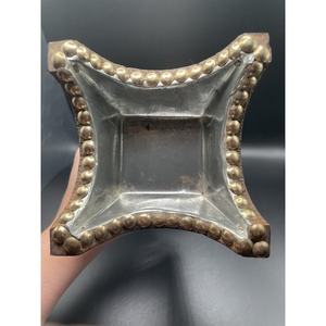 Quemador de incienso tradicional de madera hecho para uso en templos, rituales espirituales y actividades de adoración diaria en el hogar. - Product Image 3