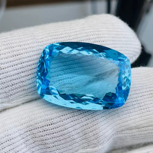 บลูโทแพซทรงคุชชั่นขนาดใหญ่ 48.17 กะรัต คุณภาพเกรด AAA พร้อมความเงางามระดับ AAA  ผ่านการเจียระไนและขัดเงาอย่างสมบูรณ์แบบ - Product Image 2