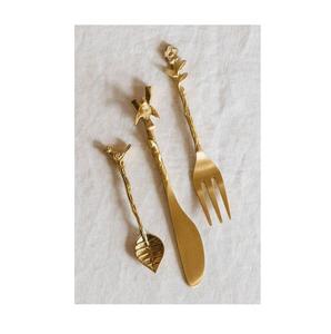 Ensemble de couverts en métal contemporains et élégants pour les restaurants modernes, les hôtels et les besoins de présentation culinaire haut de gamme - Product Image 1