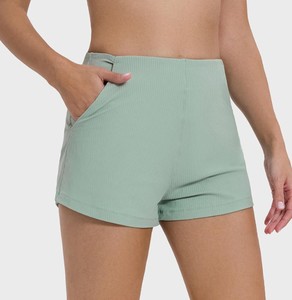 Shorts de sport vintage taille haute pour femme, 100 % coton, respirants, confortables pour le yoga, la gym et l'entraînement, côtelés avec poches - Product Image 6