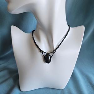 Collar de Macramé con Bisel de Aleación de Metales Preciosos |   Gargantilla Minimalista de Piedras para Mujer, Ideal para Fiestas |   HARI OM - Product Image 2