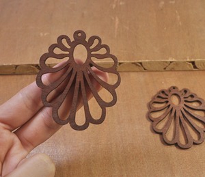 Pendientes de Madera al por Mayor con Descuento, Pendientes de Madera Multicolor, Artículo de Venta al por Mayor de Fábrica Personalizado - Product Image 3