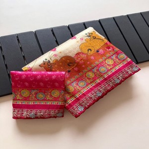 Tela de Seda Dola Suave con Tejido Zari Puro de VASTRA COTTAGE, con Estampado Jacquard Digital Pichwai Kalamkari en Toda la Superficie - Product Image 1
