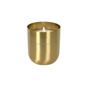 Vente en gros de pots à bougies de Noël uniques en laiton, gravés sur mesure, de luxe, pour bougies en cire de soja parfumées, résistants à la chaleur, finition brossée - Product Image 1