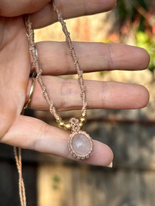 Collier pendentif en macramé fait main avec motif papillon bouddhiste, chaîne en acier inoxydable, unisexe, pour la vente en gros de bijoux - Product Image 3