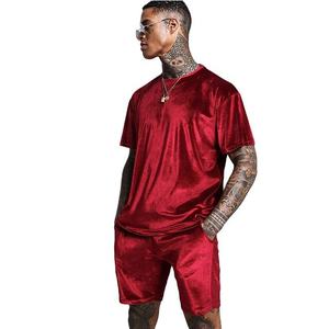 Conjunto de dos piezas de camisa y pantalones cortos de terciopelo de lujo para verano, tacto suave, corte relajado, venta al por mayor, unisex, ropa informal. - Product Image 1