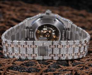 Montre de luxe automatique entièrement sertie de moissanite pour homme, mouvement à quartz, cadran large en or jaune, verre saphir, chronographe, étanche - Product Image 4