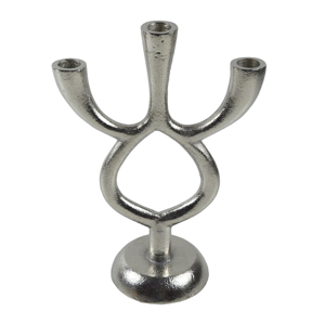 Chandelier en aluminium à cinq branches, idéal pour la décoration de table et les mariages, porte-bougie de forme antique - Product Image 3