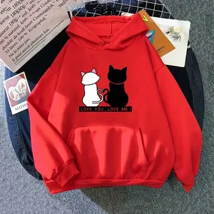 เสื้อสเวตเตอร์มีฮู้ดสีแดงพิมพ์ลายแมว ดีไซน์การ์ตูนรักคุณรักฉัน ใส่ได้ทั้งชายและหญิง ทรงโอเวอร์ไซส์ สวมใส่สบายๆ ในฤดูใบไม้ร่วง - Product Image 1