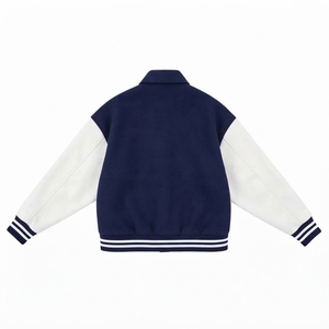 Veste universitaire unisexe bleu marine avec manches blanches, col mandarin, style streetwear, coupe classique, fermeture à un bouton, coupe-vent - Product Image 2