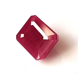 พลอยทับทิมแอฟริกันธรรมชาติ 6.75 กะรัต ทรงเหลี่ยมมรกต - Product Image 2