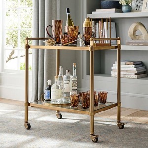 Chariot de bar en laiton avec 2 étagères et 4 roulettes pivotantes, chariot de bar contemporain pour servir les boissons - Product Image 1