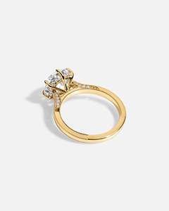 Bague de fiançailles et de mariage de luxe en or 14 carats avec diamant solitaire de laboratoire taille coussin de 1 à 4 carats, sur mesure et certifié IGI - Product Image 2