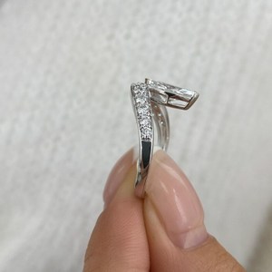 Anillo de Plata 925 con Moissanita Brillante de 1.00CT, Corte Marquesa, Diseño Elegante, Ideal para Regalo de Compromiso para tu Pareja - Product Image 6