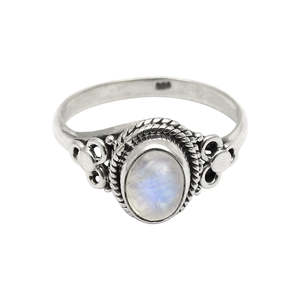 Anillo de estilo bohemio clásico para mujer, plata de ley 925 con piedra lunar arcoíris, regalo para el amor. - Product Image 1