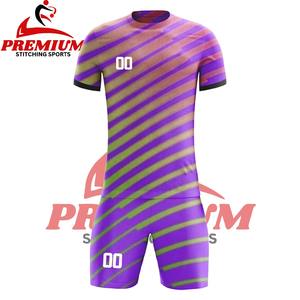 Ensemble de tenue de football avec logo personnalisé, maillots de football de qualité supérieure, manches courtes, séchage rapide, sublimation haute qualité - Product Image 4