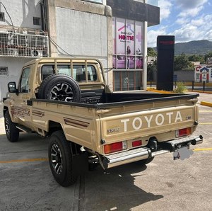 CUATRO Land Cruiser 76 4.5 Station-Wagon S79 LX 40TH ANNIVERSARY 2023, Autos Usados en BUEN ESTADO para USO GENERAL - Product Image 1