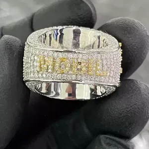 Bague de mariage pour homme personnalisée en moissanite véritable de 4 carats, coupe ronde, plaquée or blanc 14 carats - Product Image 3