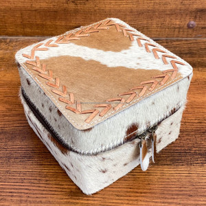 Handmade Cowhide Leather Travel Jewelry Case for Necklaces <b>Rings</b> Earrings Storage and Organization Versatile Gift for Women's - Product Image 3