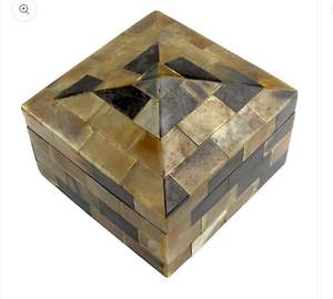 Caja de joyería artesanal de resina de primera calidad, acabado artístico único, organizador de almacenamiento elegante para anillos y pendientes - Product Image 3