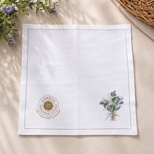 Un motif délicat à la lavande ajoute une beauté champêtre apaisante aux cocktails, aux brunchs et aux célébrations. - Product Image 1