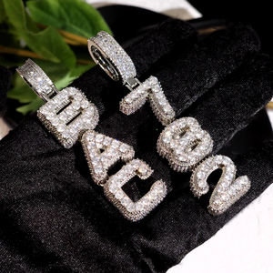 Collier de luxe Hip Hop unisexe, personnalisé avec nom et lettre, motif croix, serti de moissanite argentée de grande taille, plaqué or, passe le test du diamant - Product Image 1