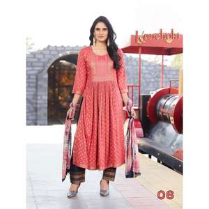 ชุดราตรีทำงานพิมพ์สีทองแบบทูโทนพร้อมพื้นล่างสุดสุภาพสำหรับนักออกแบบ - Product Image 1